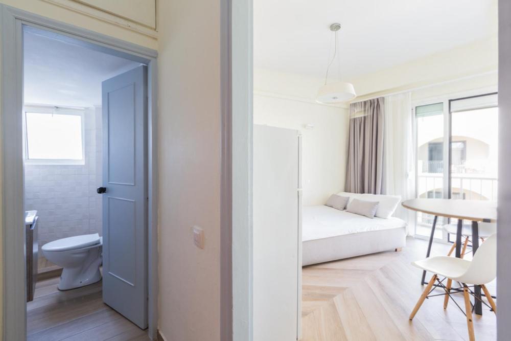 Theo Apartments 레팀노 외부 사진