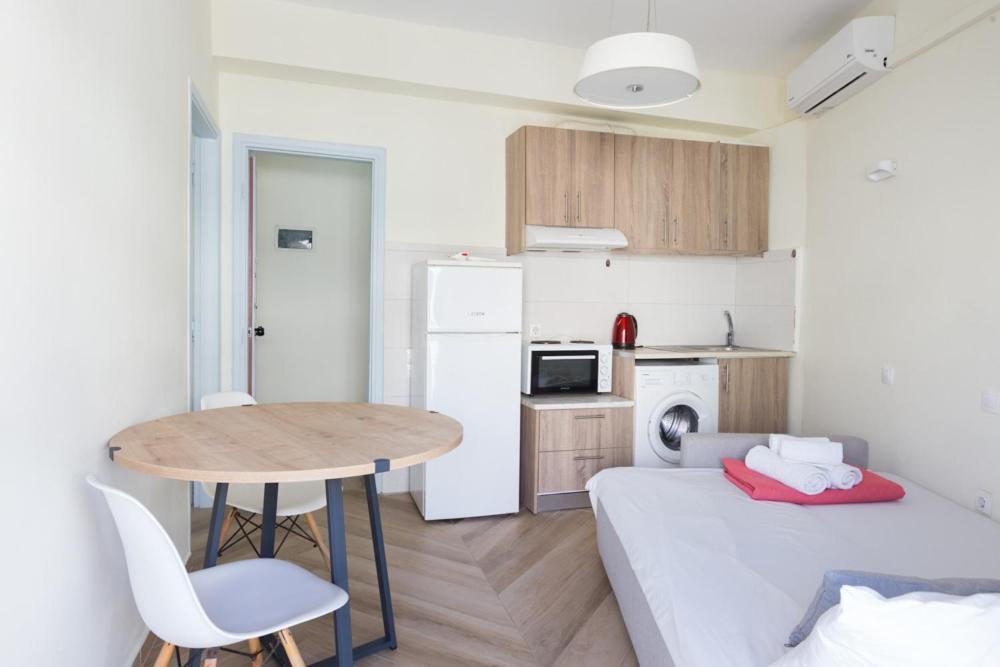 Theo Apartments 레팀노 외부 사진