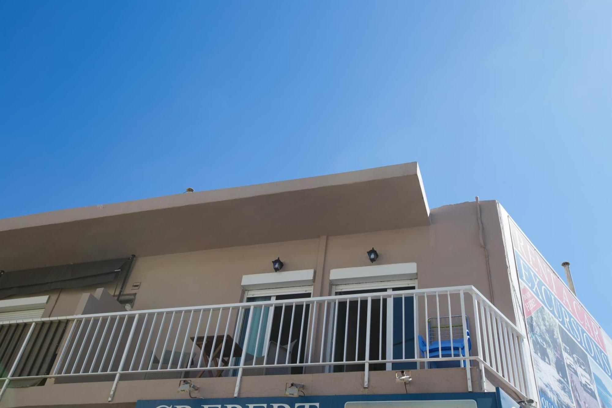 Theo Apartments 레팀노 외부 사진