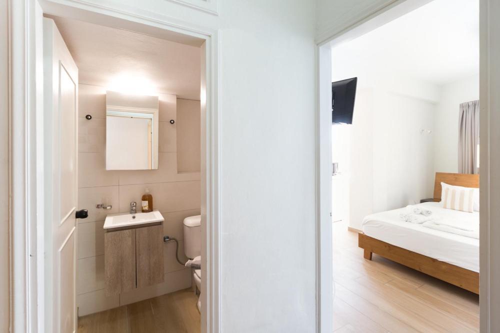 Theo Apartments 레팀노 외부 사진