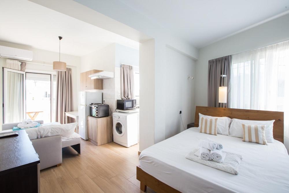 Theo Apartments 레팀노 외부 사진