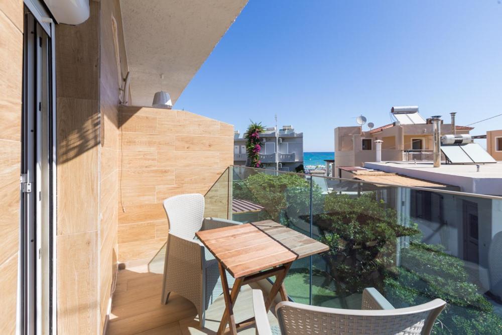 Theo Apartments 레팀노 외부 사진