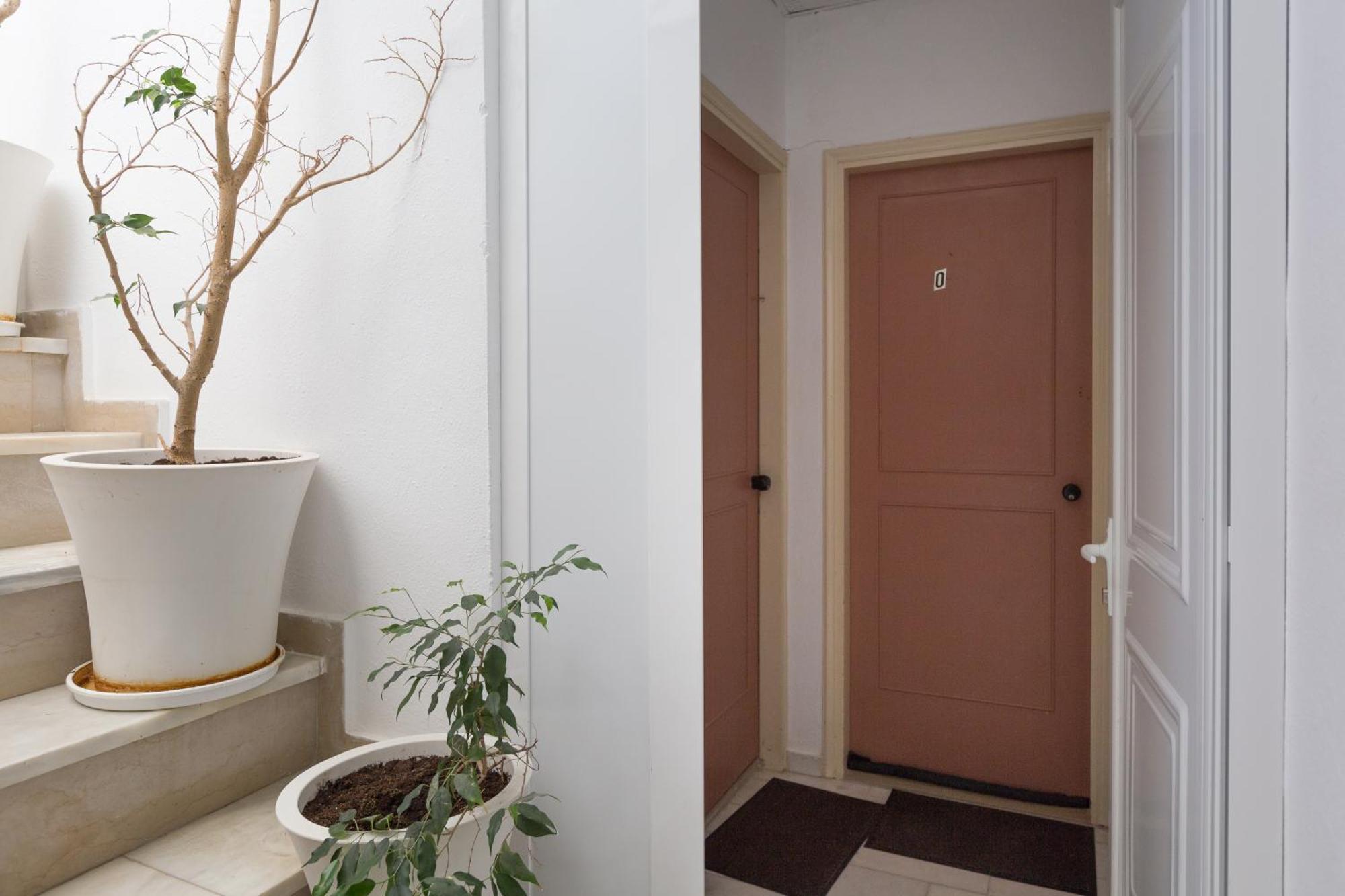 Theo Apartments 레팀노 외부 사진